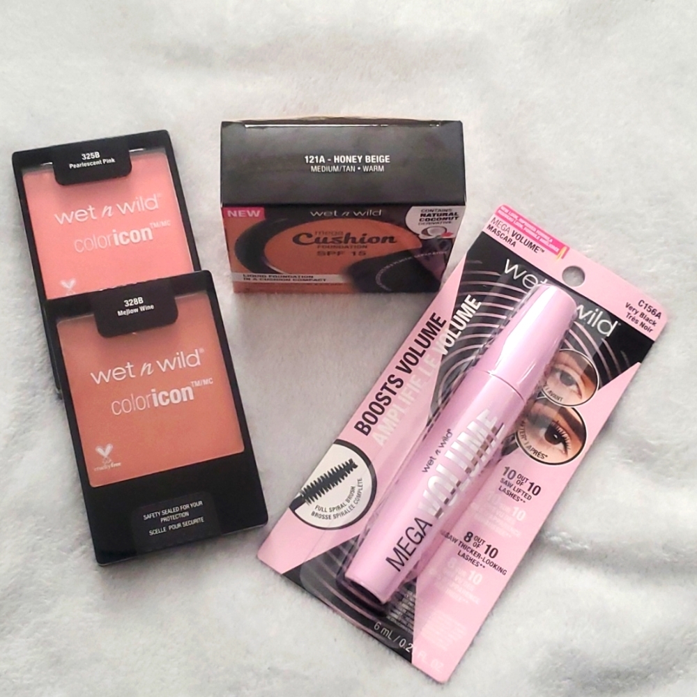 NWT Wet & Wild Makeup Foundation 121A-Honey Beige